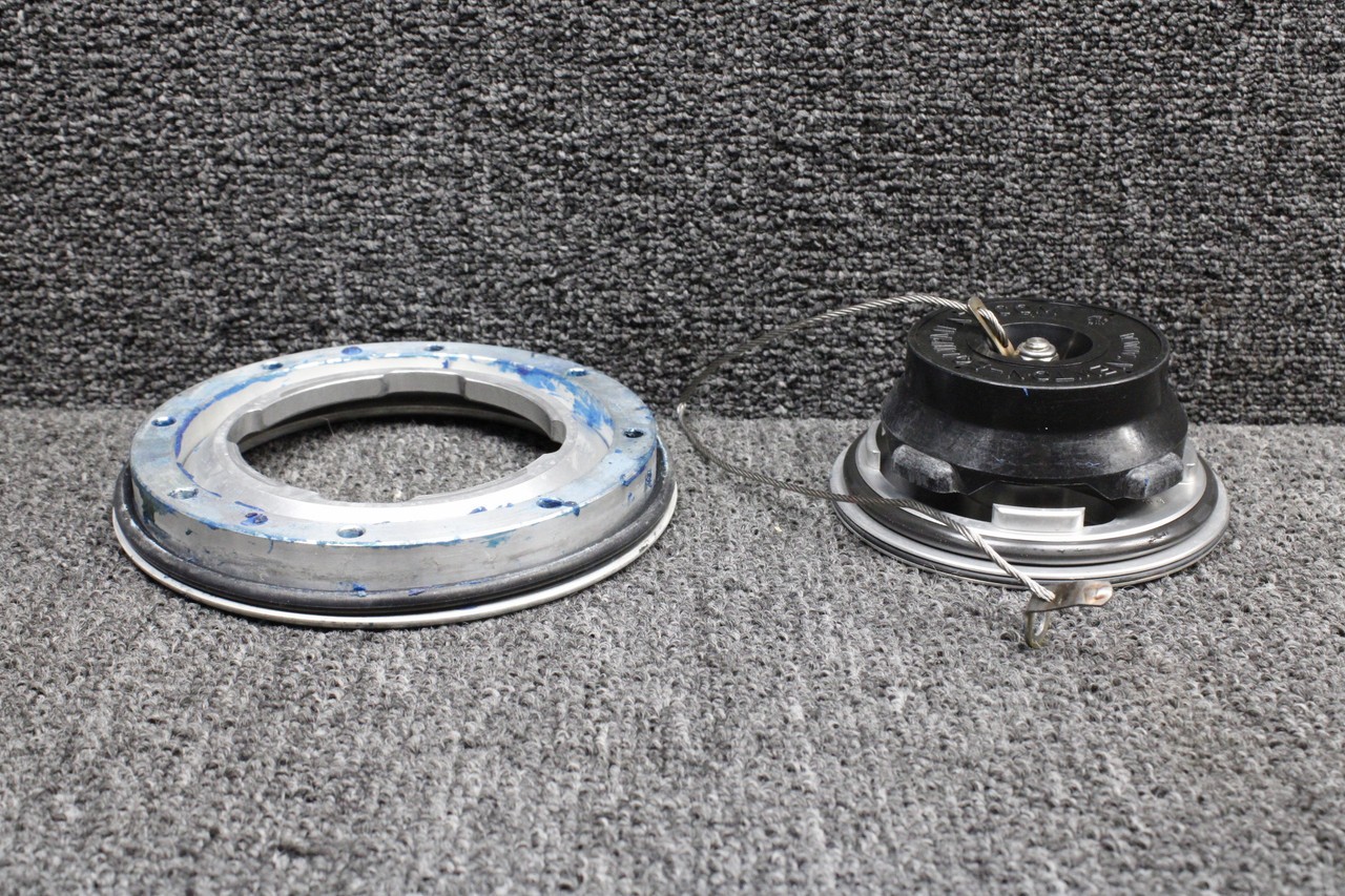 D4D-9028-17-03 Diamond DA42-NG Newton Fuel Filler Cap Assy w Spacer (Minus Key)