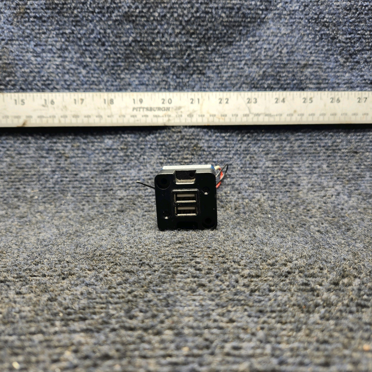 6430102-3 | Mid-Continent TA102 | Dual USB Charging Port w Mod (10-32V, 2.1A)
