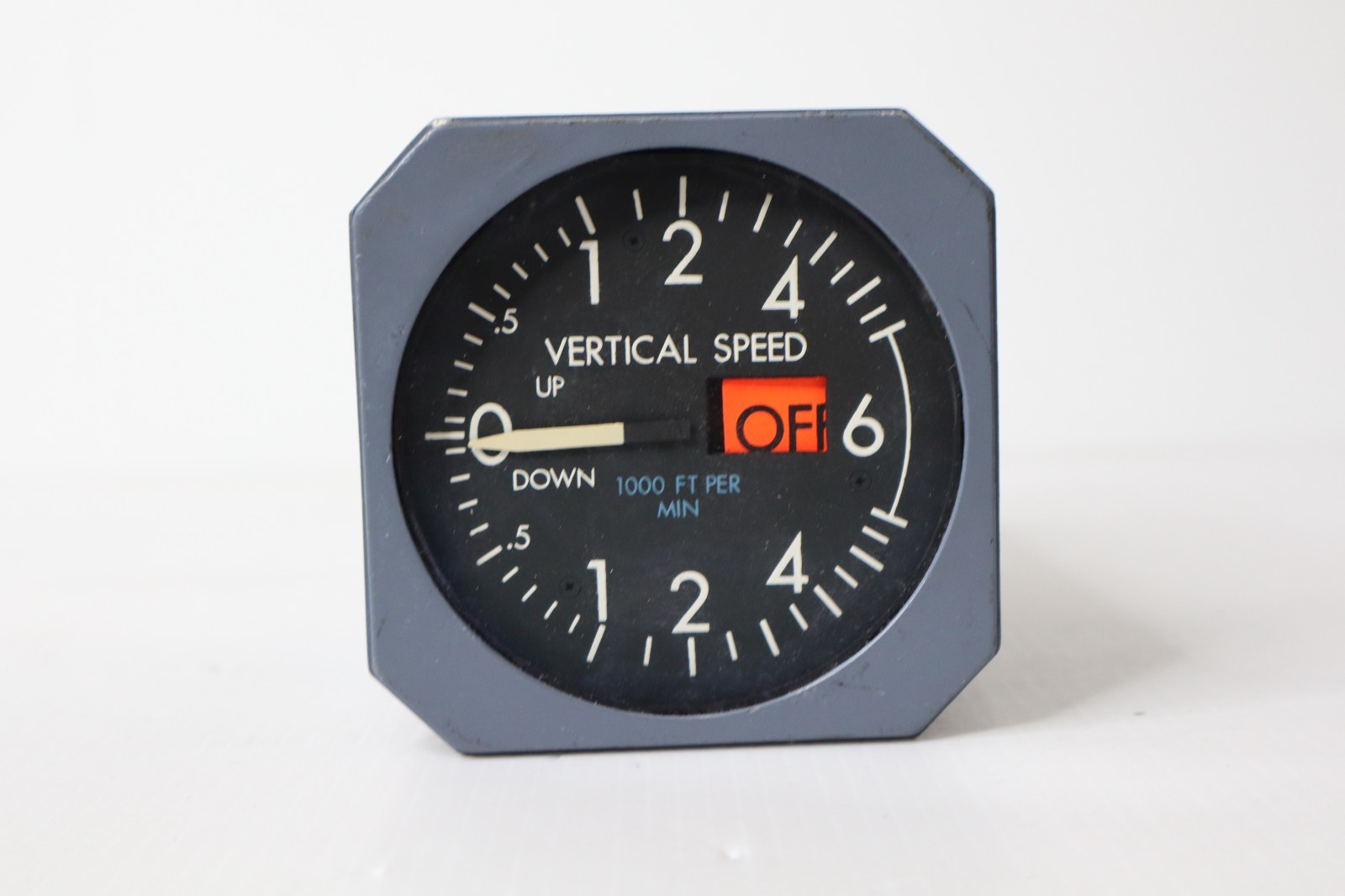 Honeywell Sperry 4013013-907 Vertical Speed Indicator