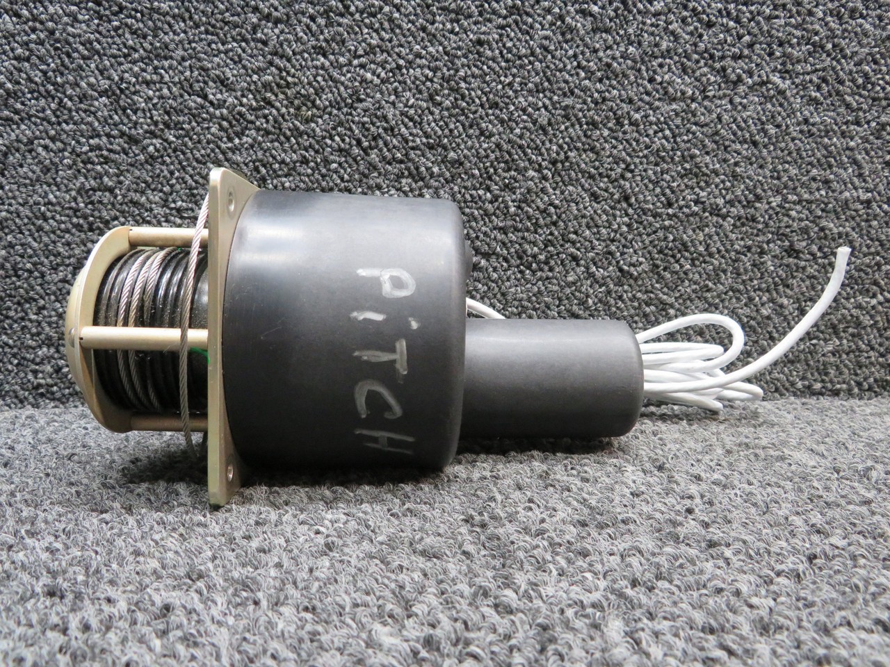 0107-1-P2 S-Tec Autopilot Pitch Servo Assembly (Volts: 14)