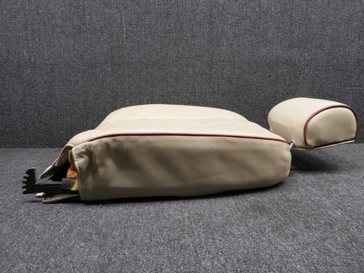 140231, 140232 Mooney M20K Upper & Lower Rear Seat Cushion Assembly Aft