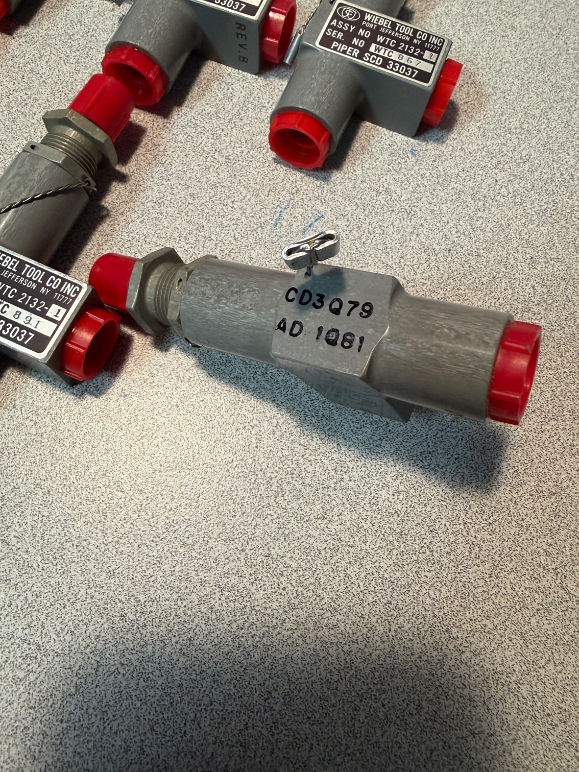 PIPER AZTEC 33037-000 WTC2132-1 HYD CHECK VALVE-NS