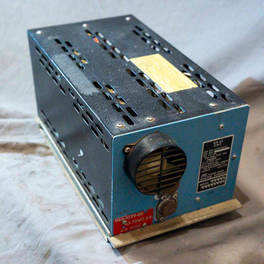 Bendix King KN65 DME with tray P/N 066-1029-00/01