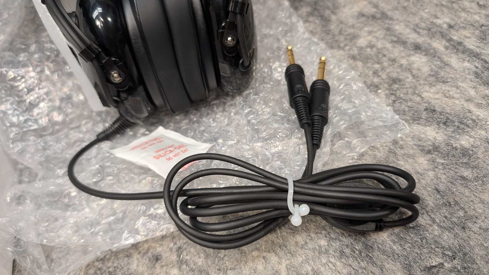 Rugged Air RA200 General Aviation Student Pilot Headset Music Input A20 GA Plug