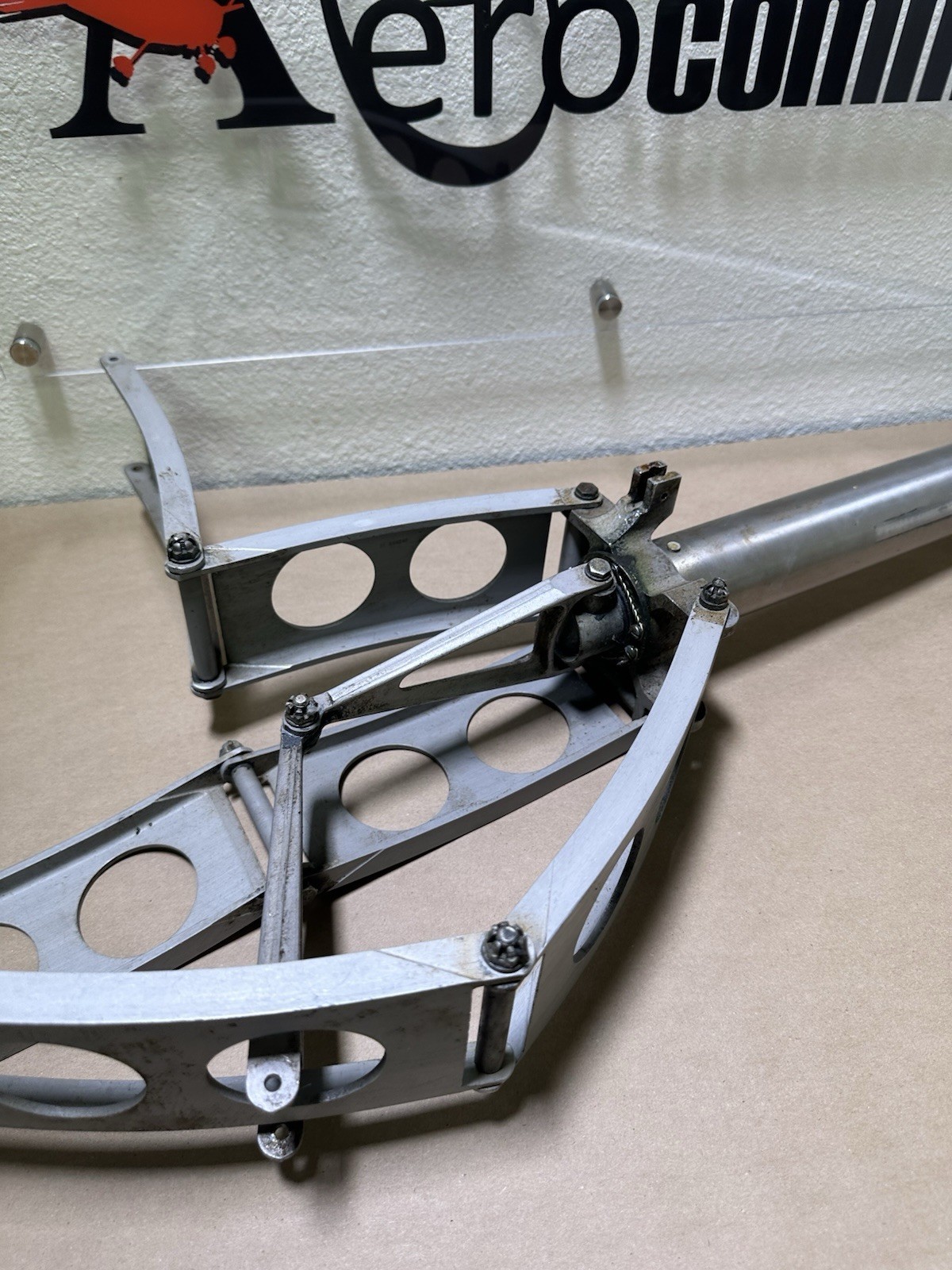 Beechcraft Control Column Assy 96-524017-601 (3938)