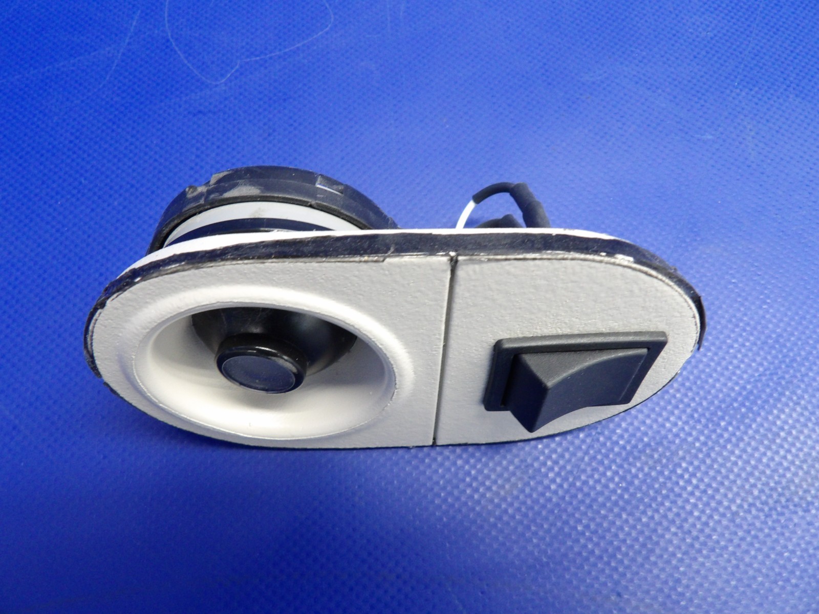 Diamond DA-40 Interior Light P/N 7700-820-54 LOT OF 2 (0626-1425)