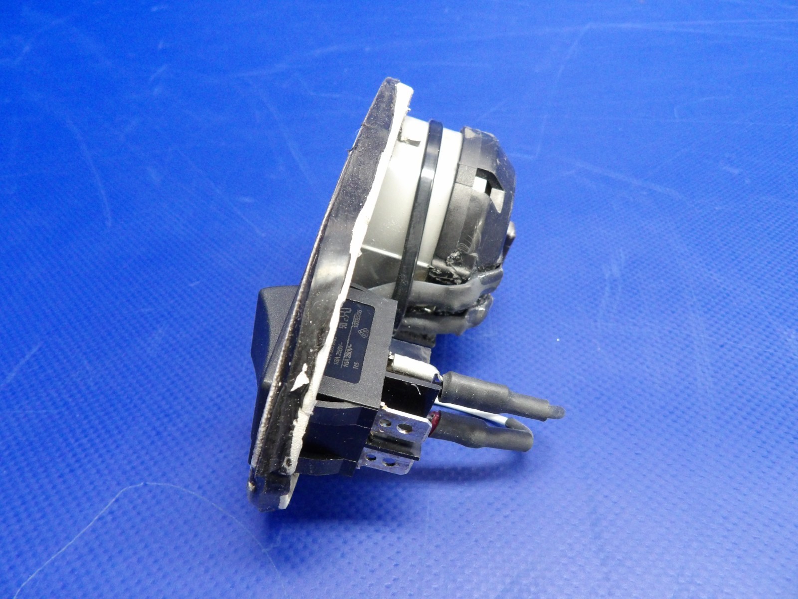 Diamond DA-40 Interior Light P/N 7700-820-54 LOT OF 2 (0626-1425)