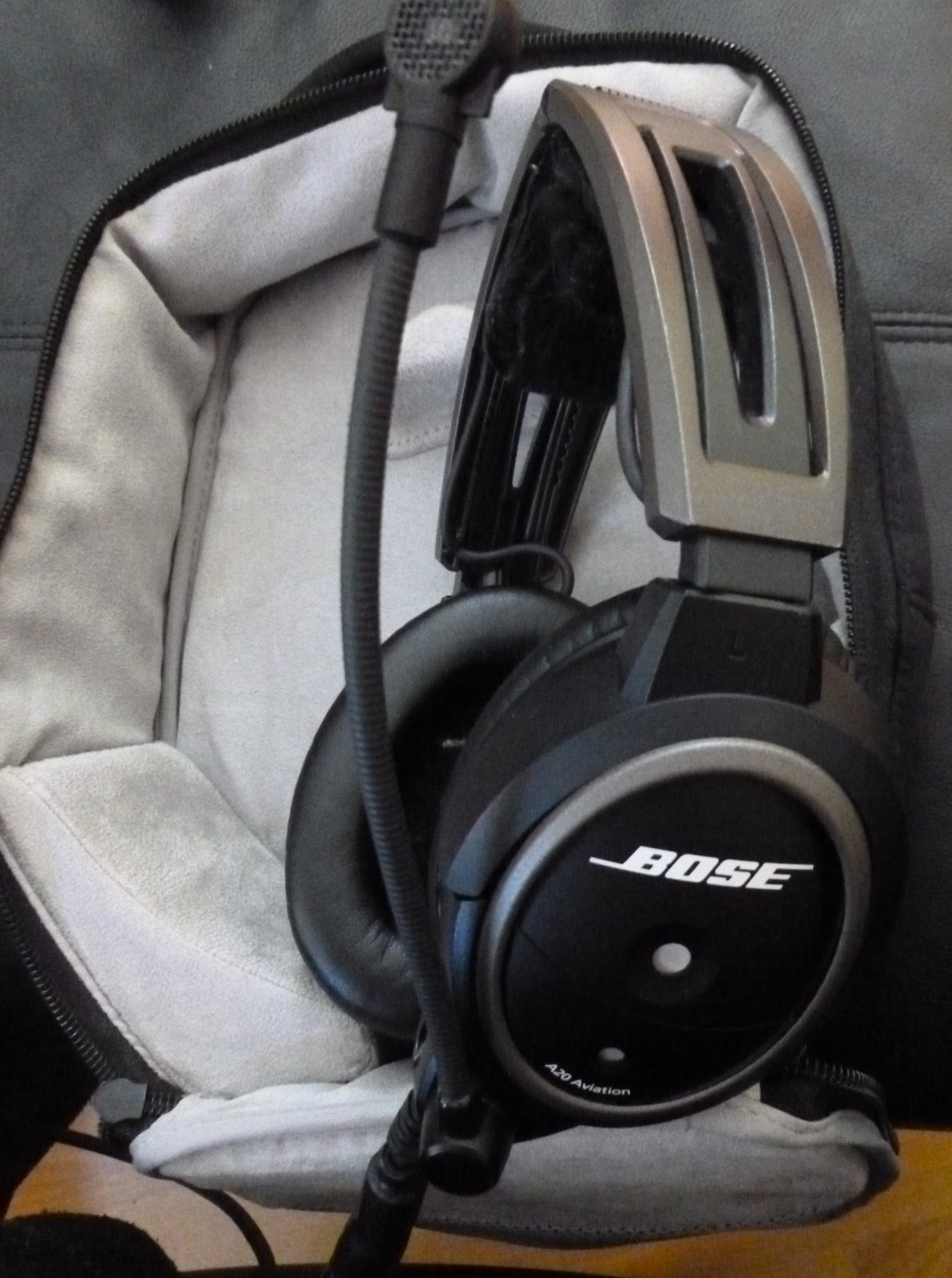 Bose A20 Aviation Headset with Bluetooth Dual Plug Cable – Black ~ Read Listing