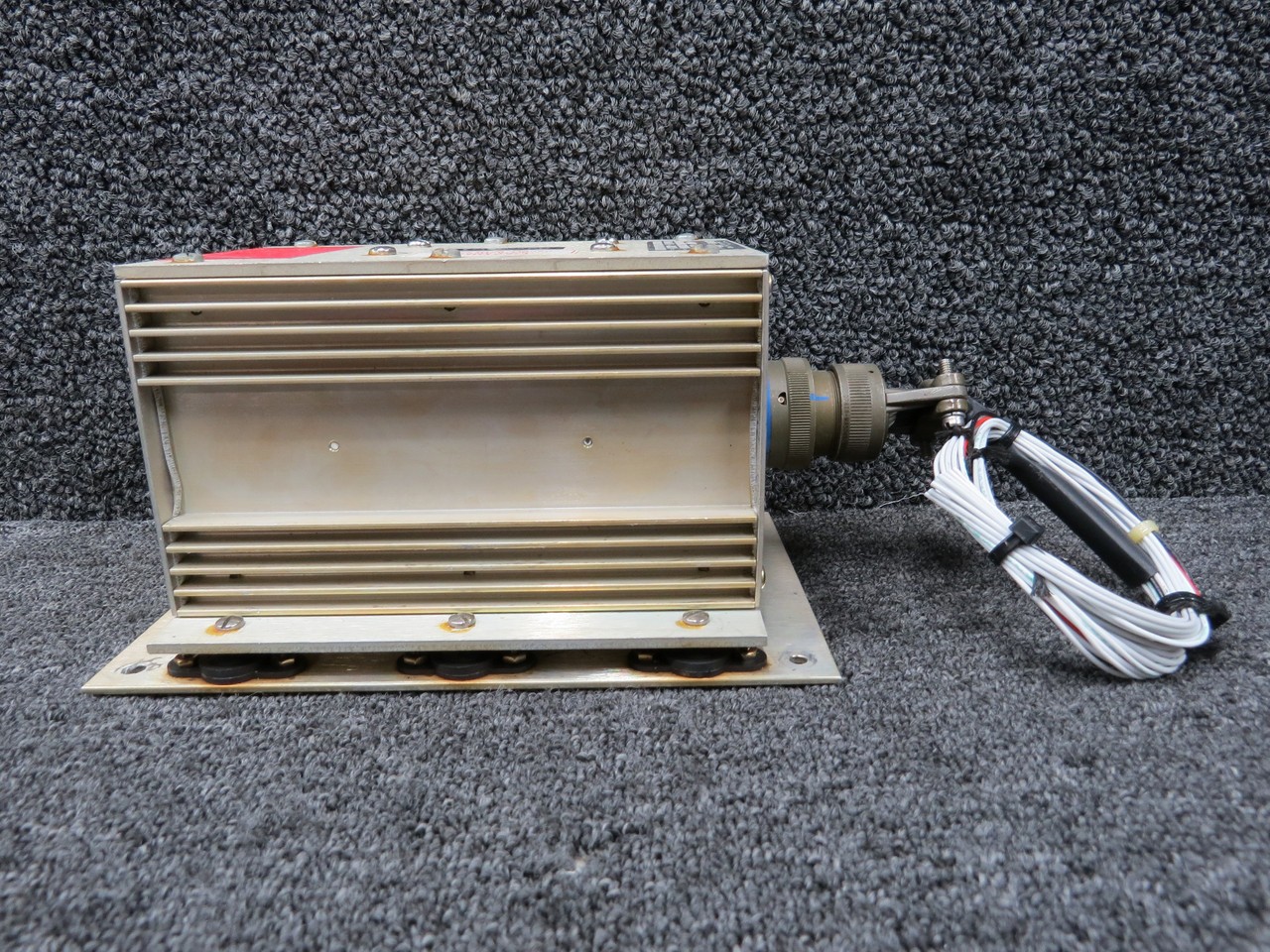 1C753-213 Century Flight Systems Yaw Damper with Tray (Volts: 28)