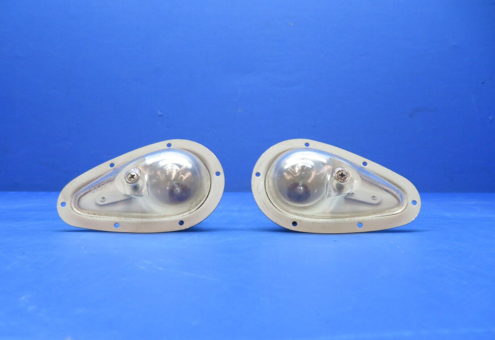 Grimes Aviation Upward Light 26v P/N AN3097-2 NOS LOT OF 2 (0923-549)