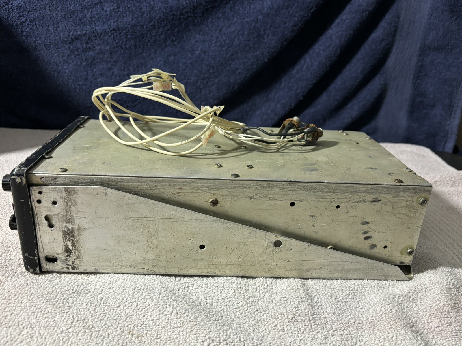 GENAVE ALPHA/200 NAV-COM AIRCRAFT RADIO – Untested Sold As Is For Parts