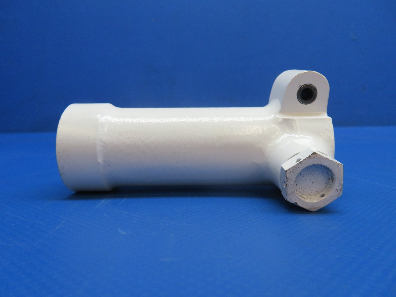 Cessna 310 Shimmy Dampener Housing w/ Repair Kit 0842410-1 PAINTED (0825-1720)