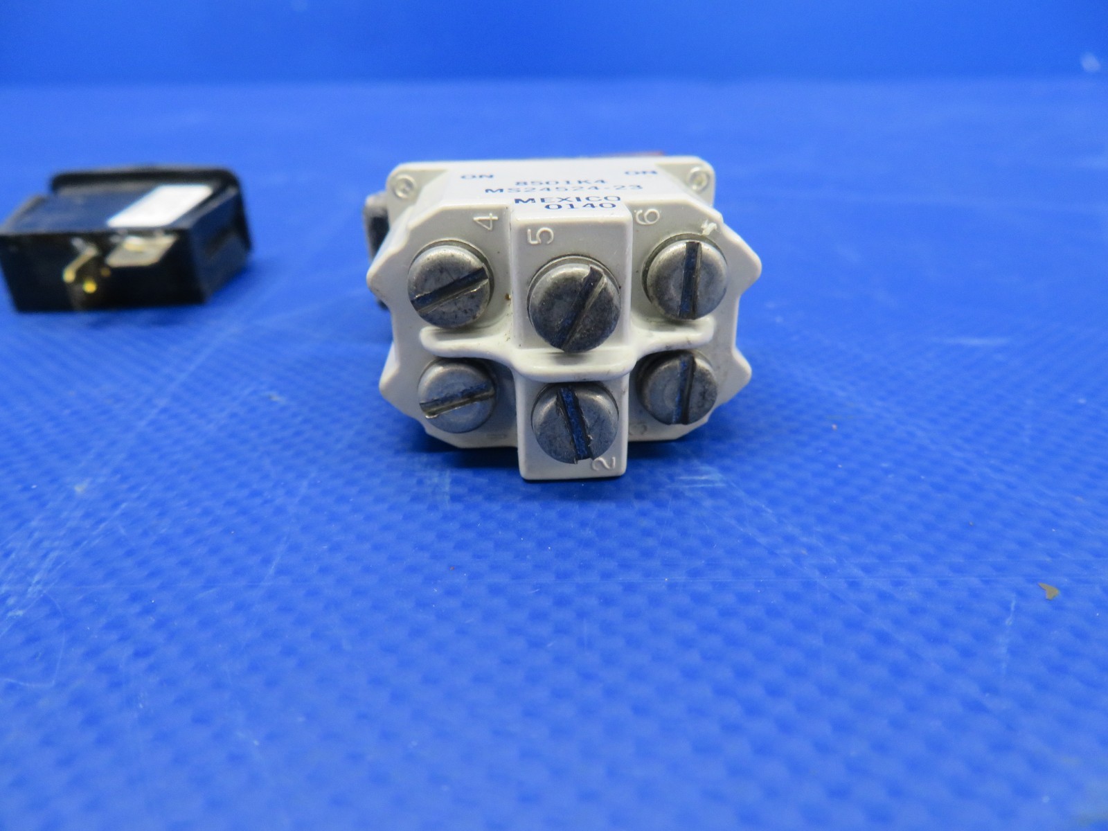 Diamond DA-40 Assorted Switches LOT P/N MS24524-3 (0626-426)