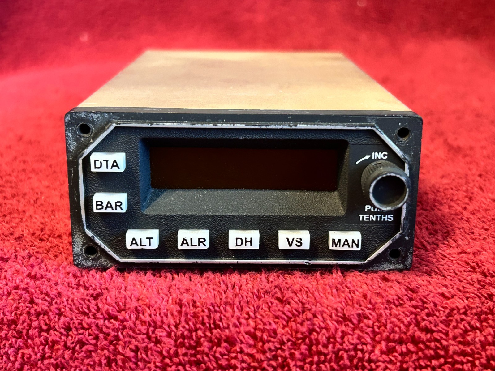 S-TEC AUTOPILOT COMPUTER ALTITUDE PRESELECT P/N 0140 WITH CONNECTOR