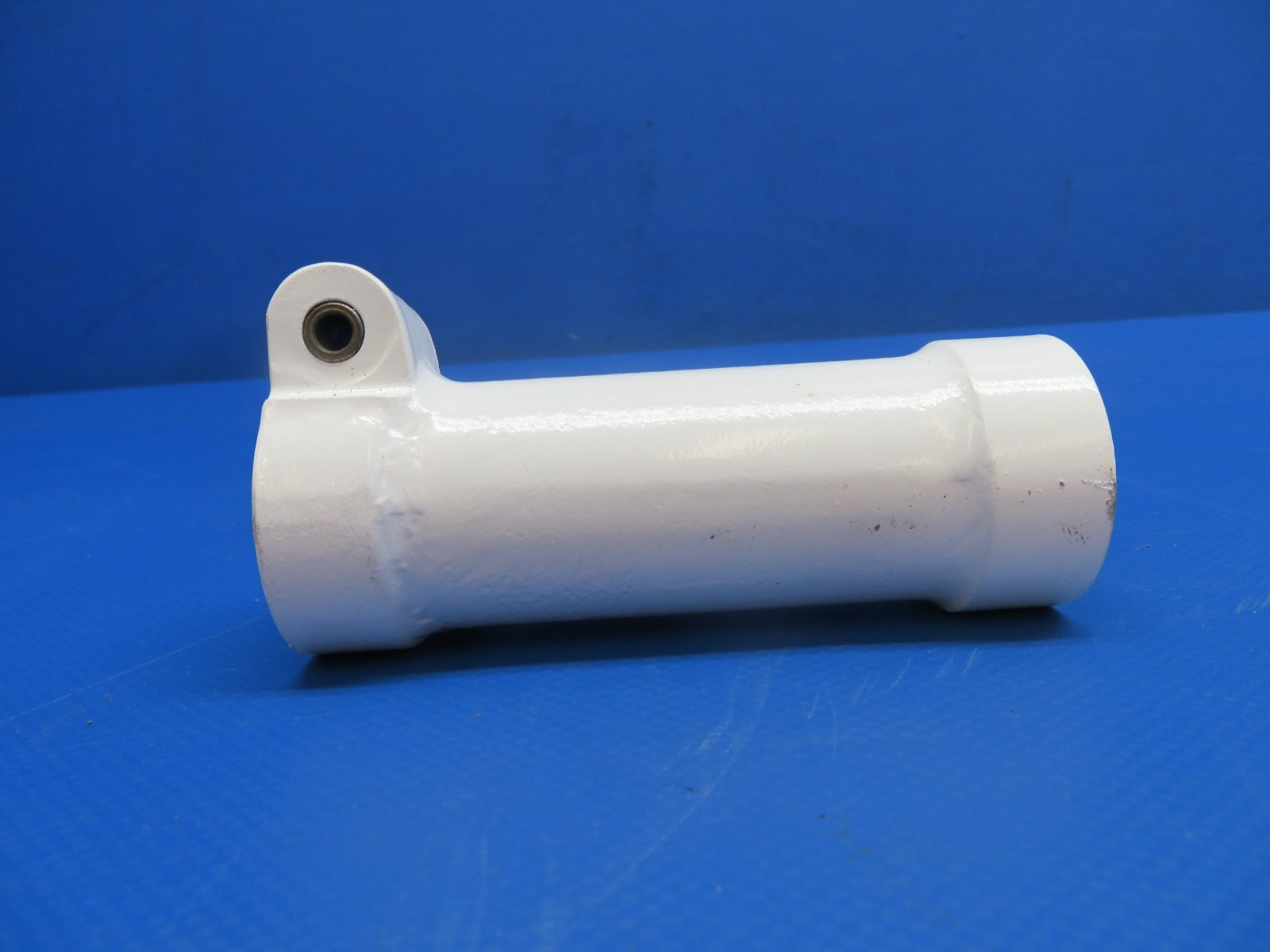 Cessna 310 Shimmy Dampener Housing w/ Repair Kit 0842410-1 PAINTED (0825-1720)