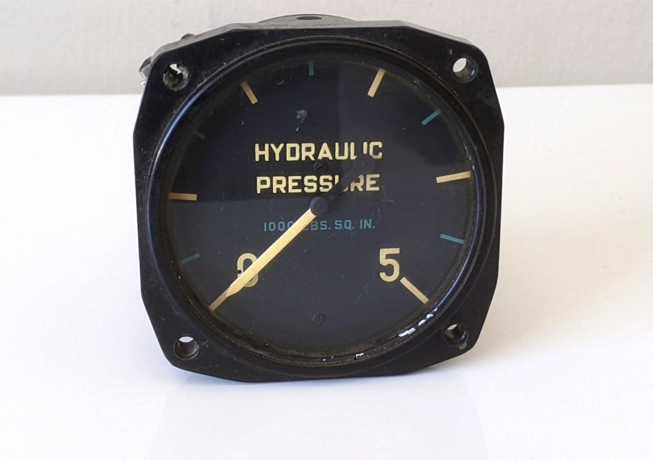 U.S. Gauge Co. Hydraulic Pressure Gauge Aircraft Instrument AW-2-3/4-34G
