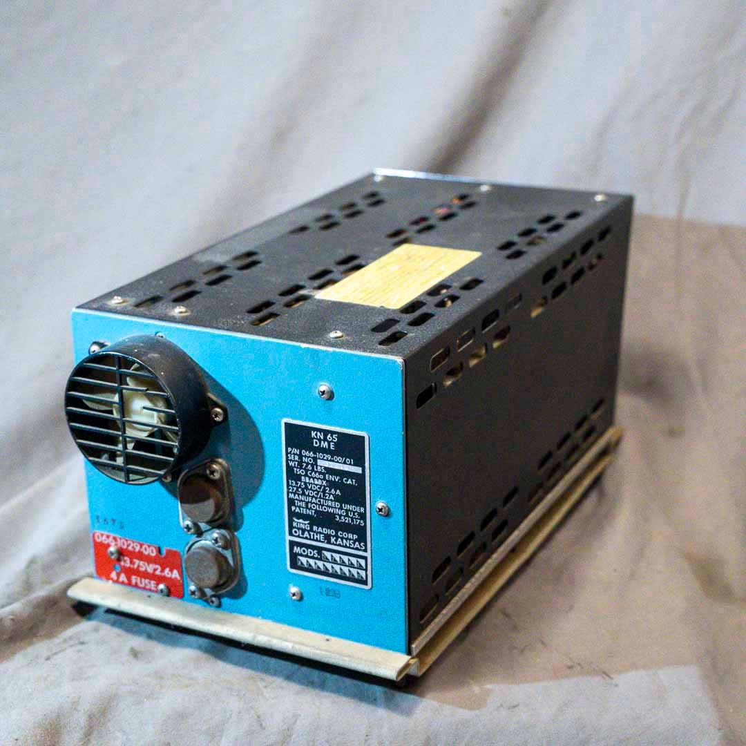 Bendix King KN65 DME with tray P/N 066-1029-00/01