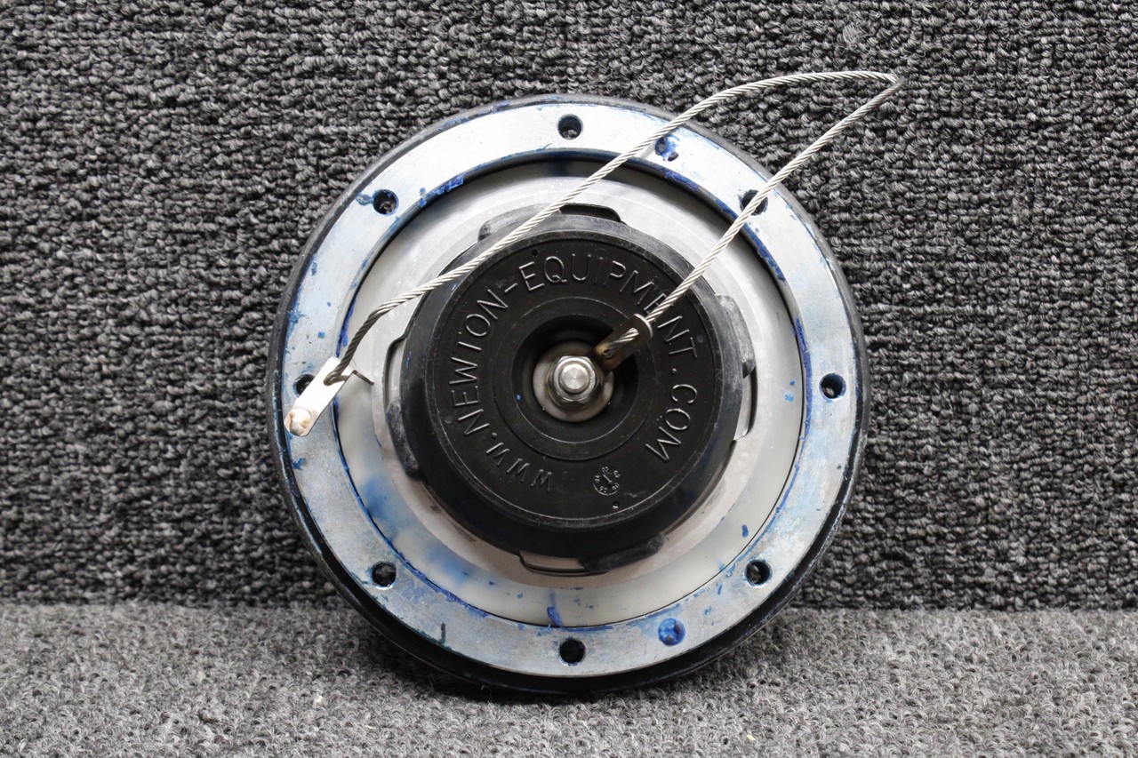D4D-9028-17-03 Diamond DA42-NG Newton Fuel Filler Cap Assy w Spacer (Minus Key)