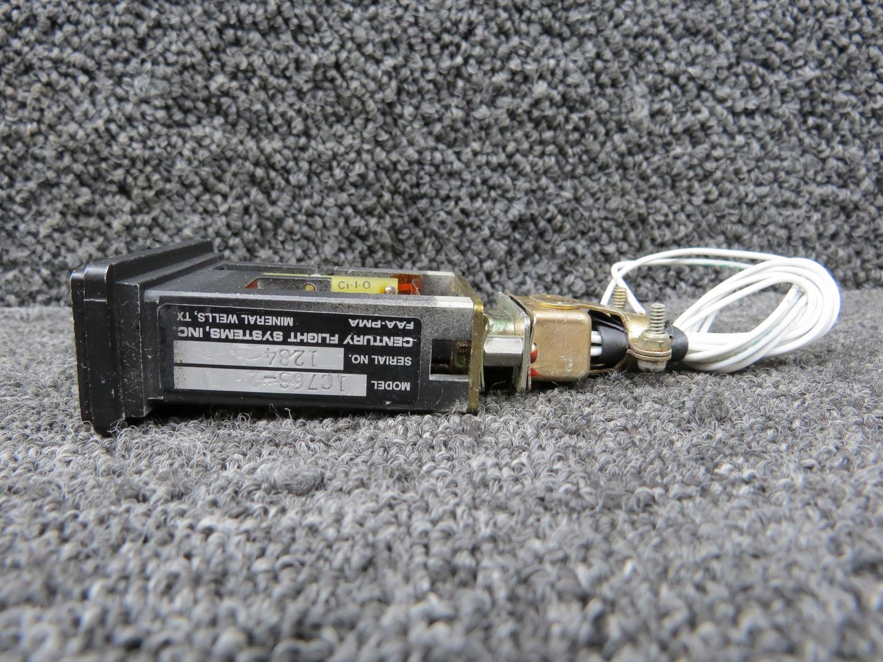 1C763-2 Century Flight Systems Yaw Dampener Controller Switch (Volts: 28)