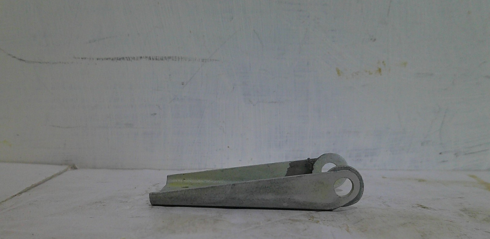 DE HAVILLAND DHC-2 BEAVER AIRCRAFT BRACKET P/N C2E2361 NEW
