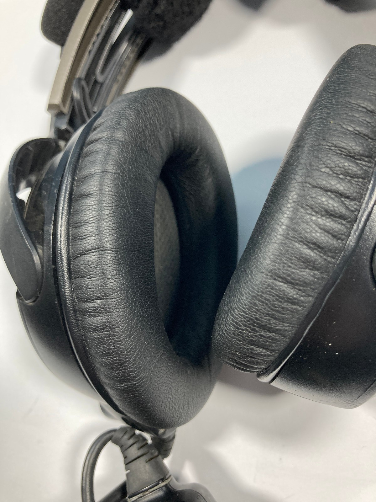 Bose A20 Aviation Headset w/Helicopter u174 Plug and Soft Case- Used Cond. READ