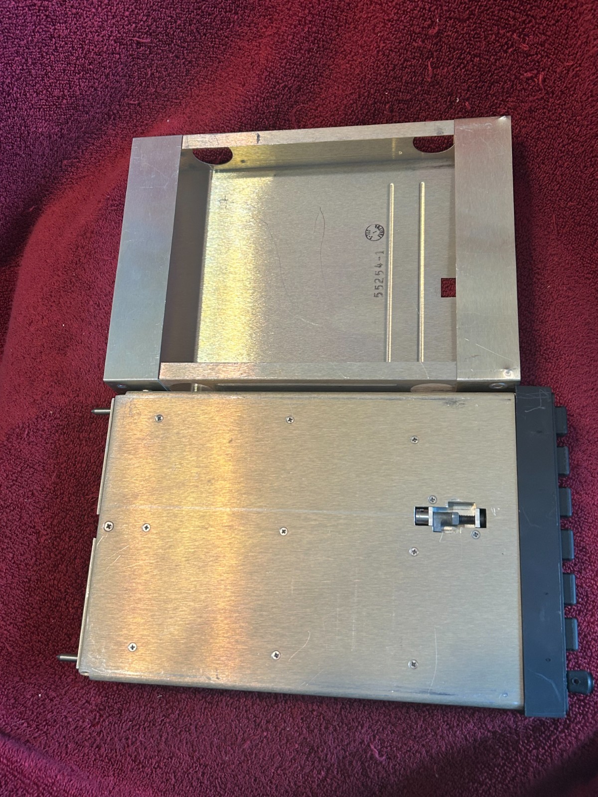 S-TEC SYSTEM 55X AUTOPILOT COMPUTER 28V P/N 01192-1-48T WITH TRAY & CONNECTORS