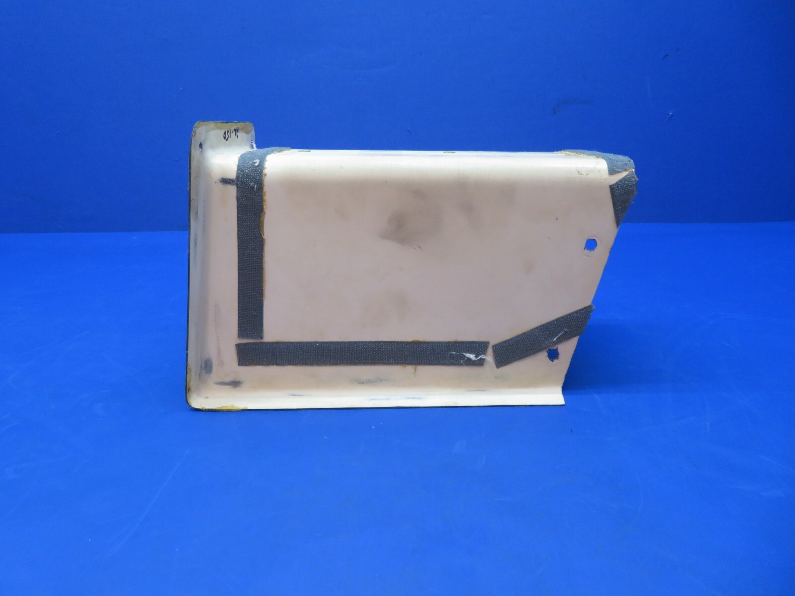 Diamond DA-42 Middle Tunnel Rear P/N D60-2520-25-00 (0623-404)