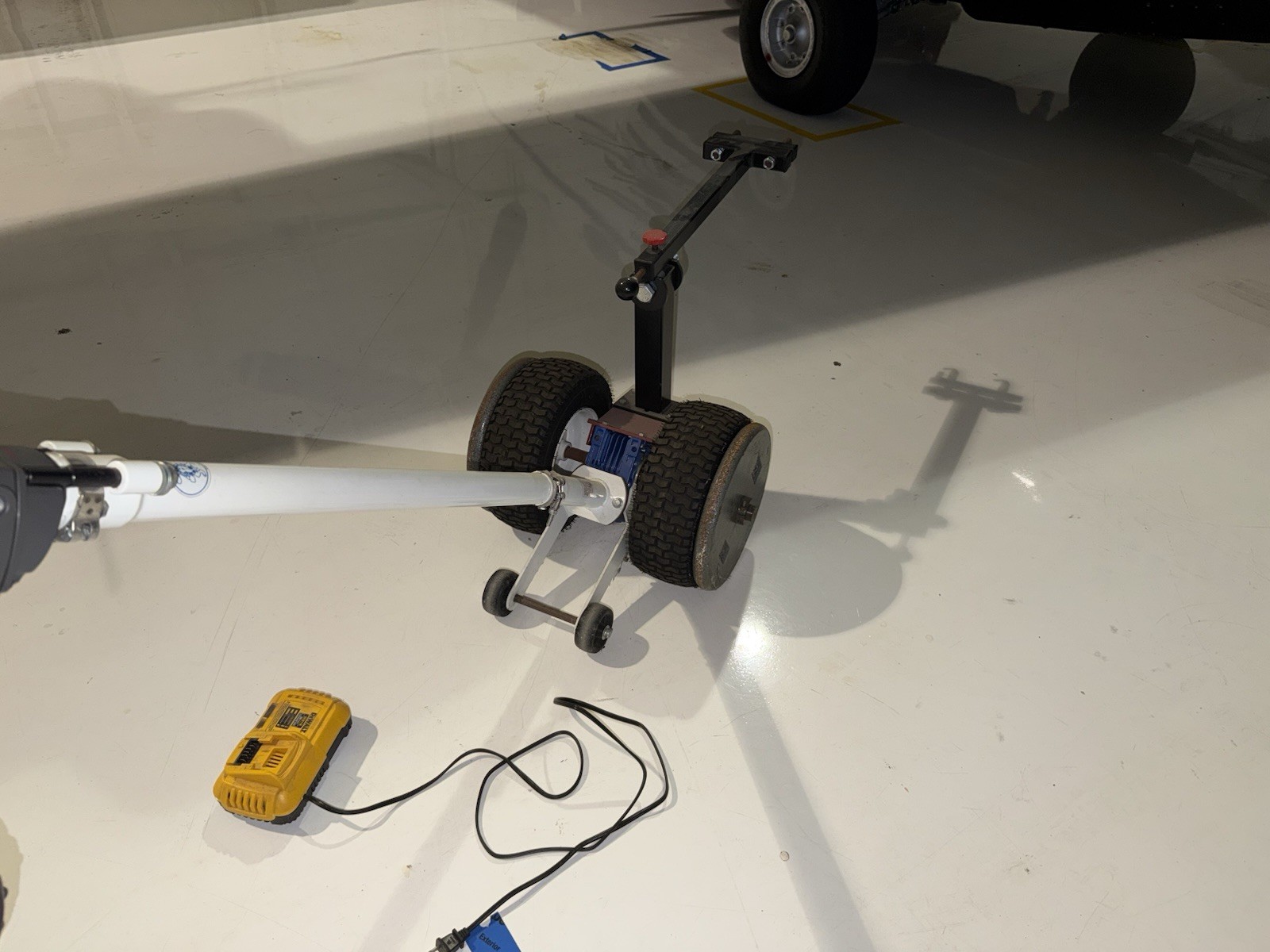 MiniMax Piper PA-28 PA-32 Aircraft Tug Tow Bar 60V DeWalt Drill Powered
