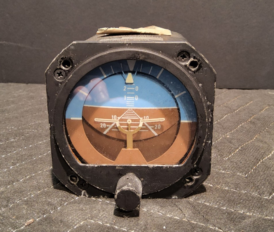 R.C. Allen RCA22-7, Vacuum gyro artifical horizon instrument, p/n; 102-0041-04