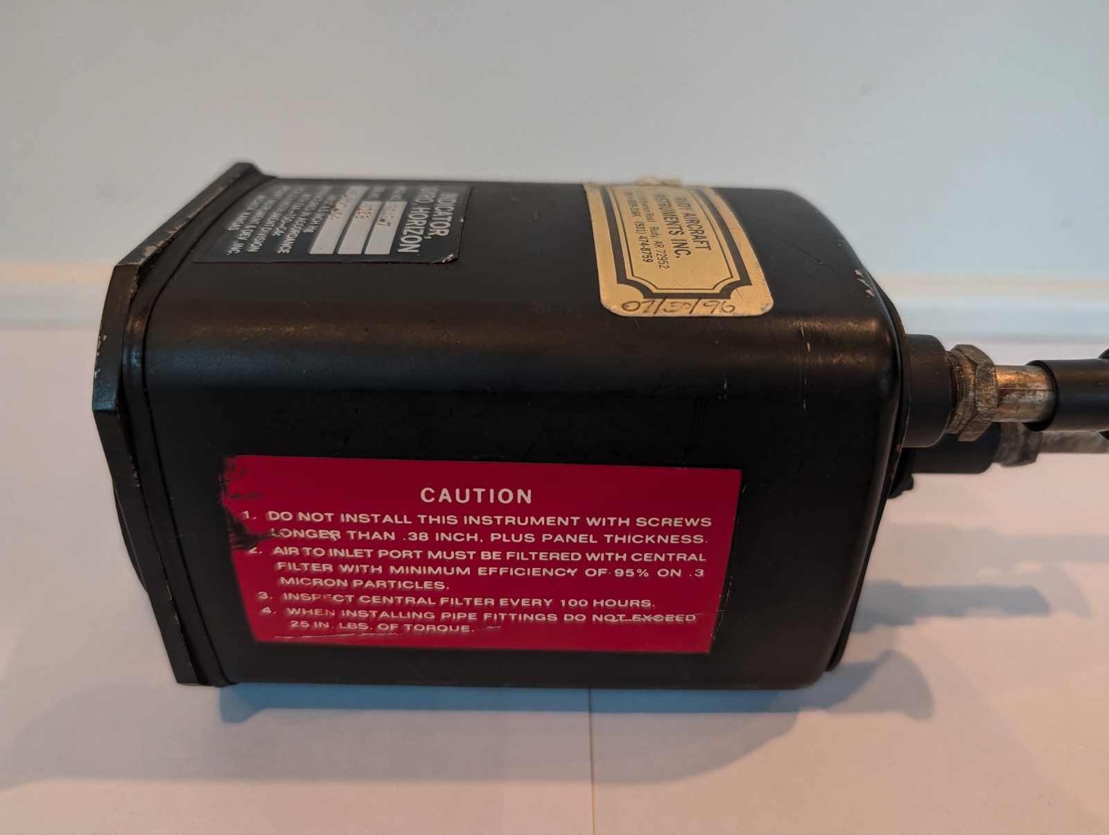 RC Allen RCA22-7 Horizon Gyro Indicator P/N 102-0041-04, working condition