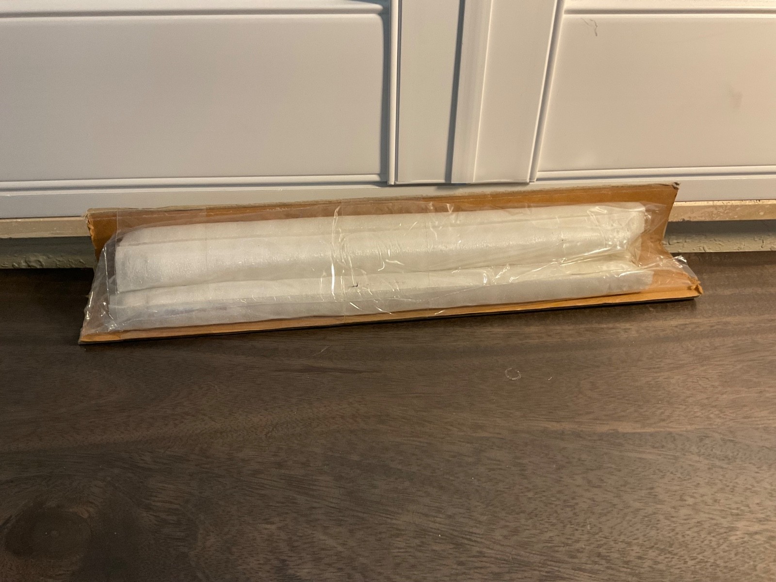 General Electric GE5108WW 8-Watt Fluorescent Aviation Lamp – Warm White