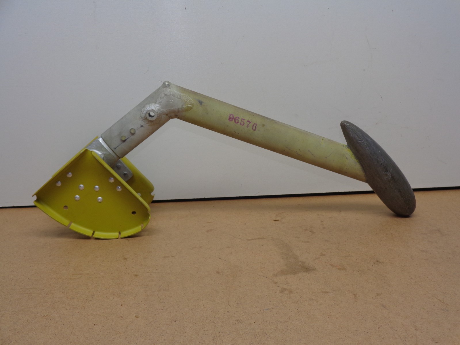 DE HAVILLAND DHC-2 BEAVER AILERON BALANCE WEIGHT ASSY C2WA128A NEW (LAST ONE)