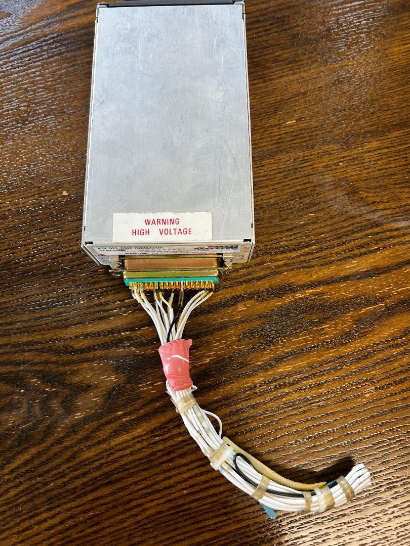 BENDIX KING KDI 572 DME INDICATOR W/CONNECTOR AND 30 DAY WARRANTY