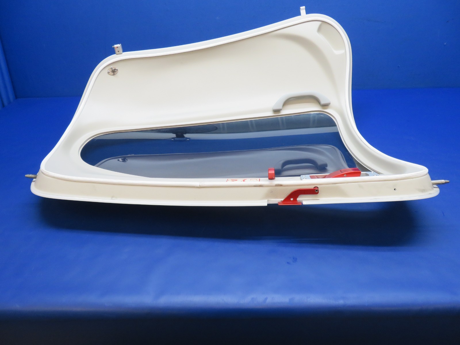 Diamond DA-40 Passenger Door P/N DA4-5221-00-00_04 NO KEY (0526-420)