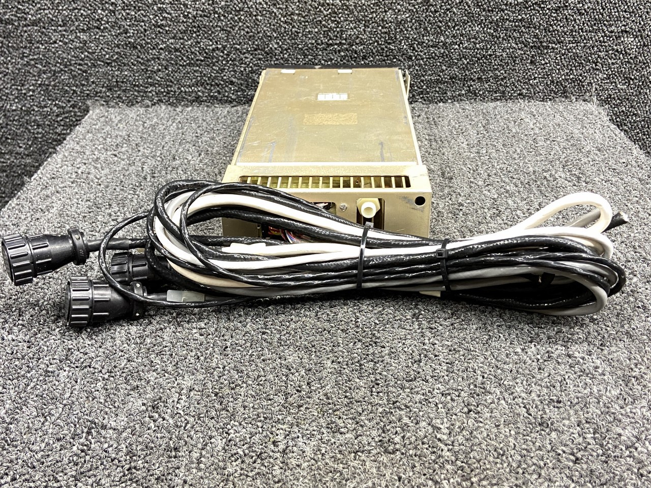 1D937-2130H13FF18 Century 2000 Flight Controller Computer Unit w Tray (28V)