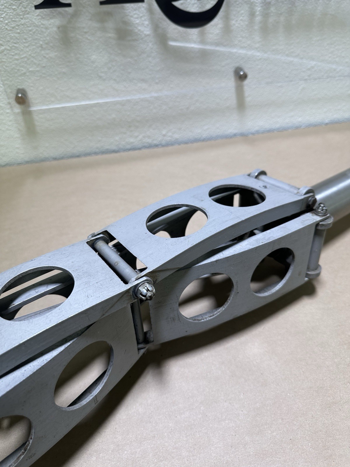 Beechcraft Control Column Assy 96-524017-601 (3938)