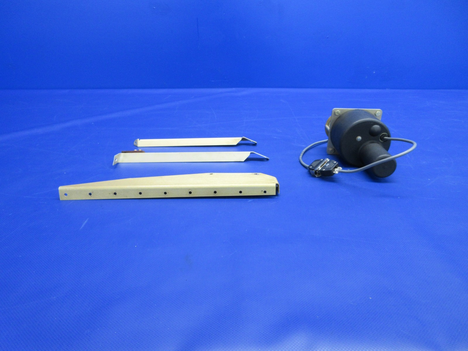 Cessna 182 / 182H S-TEC Corporation Autopilot Pitch Servo 10107-P4 (0126-444)