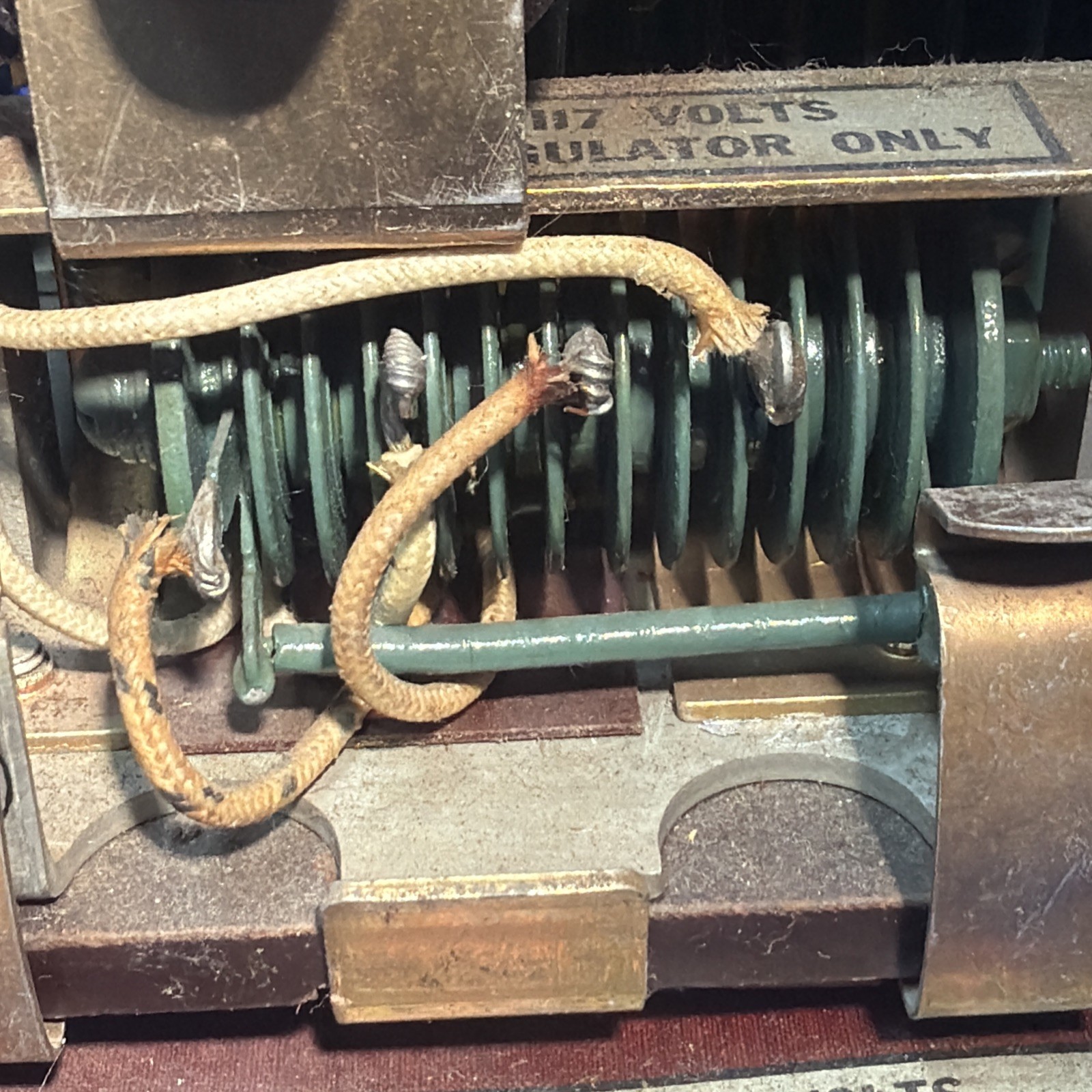 1598-1 Bendix Aviation Corp WW2 Regulator; Voltage, D.C. Generator 117 Volts