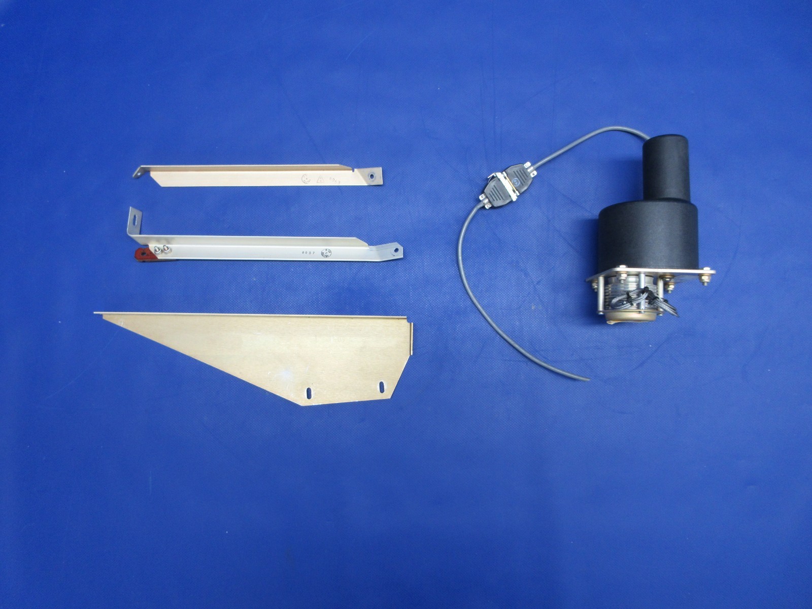Cessna 182 / 182H S-TEC Corporation Autopilot Pitch Servo 10107-P4 (0126-444)