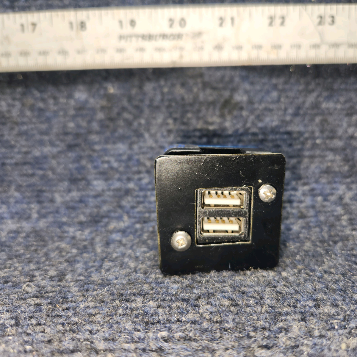 6430102-3 | Mid-Continent TA102 | Dual USB Charging Port w Mod (10-32V, 2.1A)