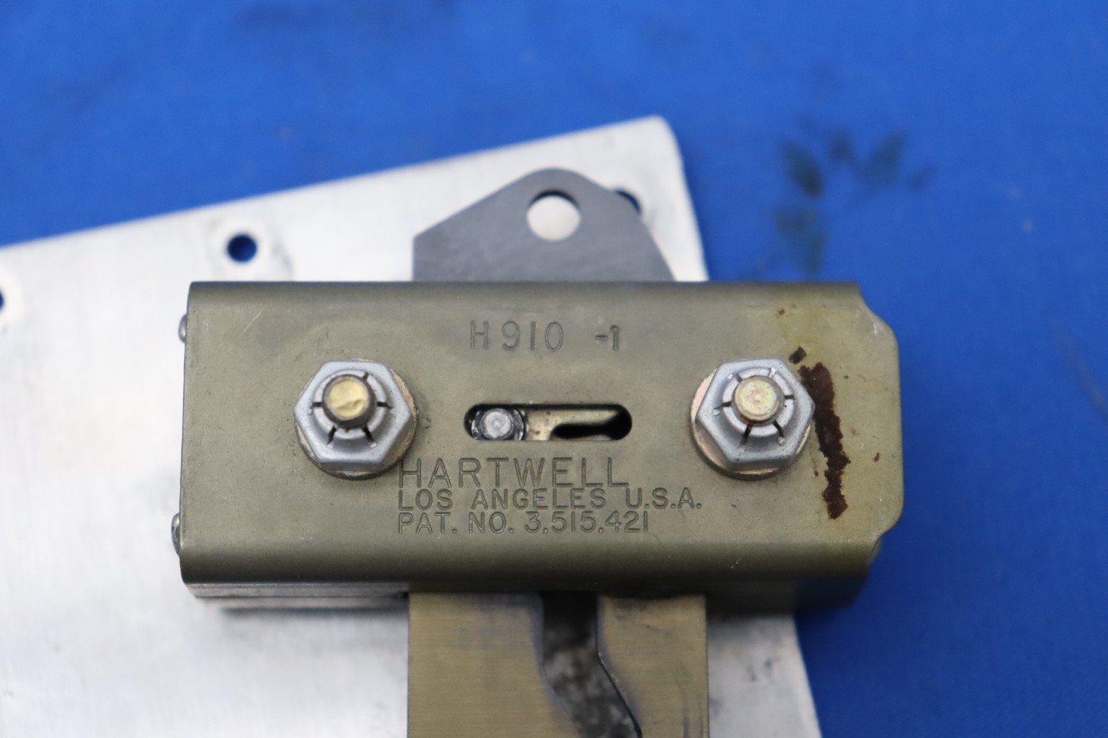 Mooney Upper Cabin Door Latch H910-1 (Alt: H910-15, 340124-017) M20J M20K