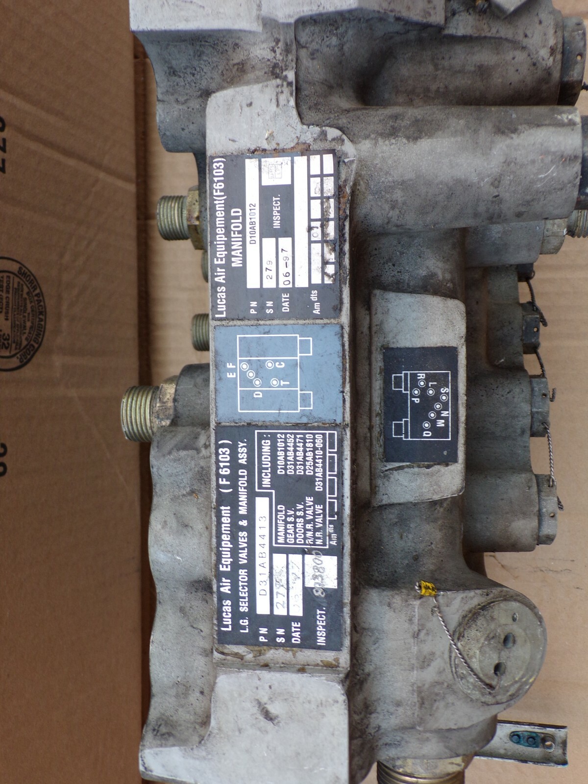 Airbus Aircraft L.G Selector Valve and Manifold D31AB4413