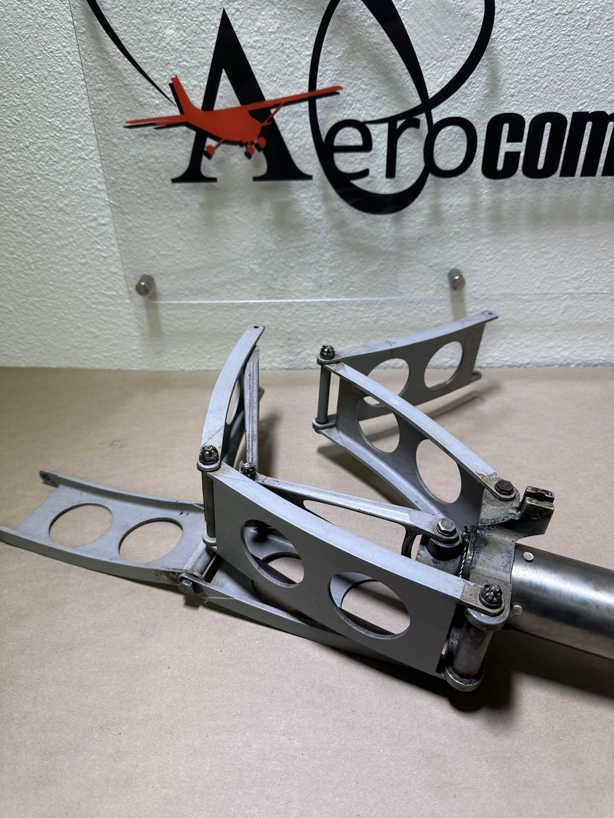 Beechcraft Control Column Assy 96-524017-601 (3938)