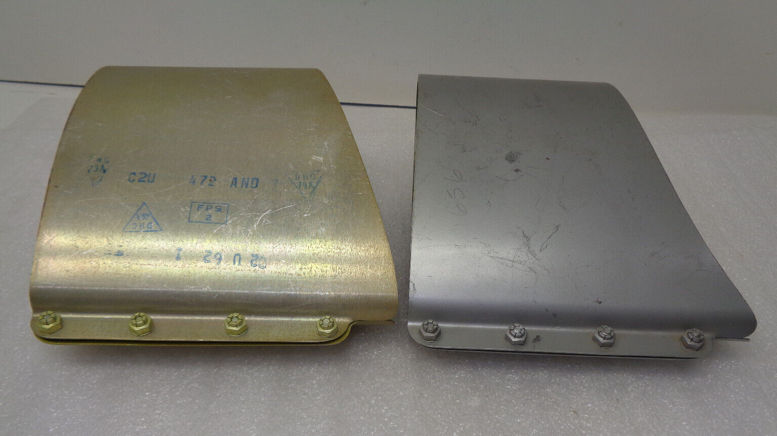 DE HAVILLAND DHC-2 AIRCRAFT COLLAR ASSEMBLY SET C2U471AND & C2U472AND NEW