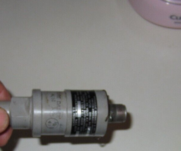 HYDRAULIC PRESSURE SWITCH P/N 95735 HYDRAULIC RESEARCH COMPNY NA5-8570