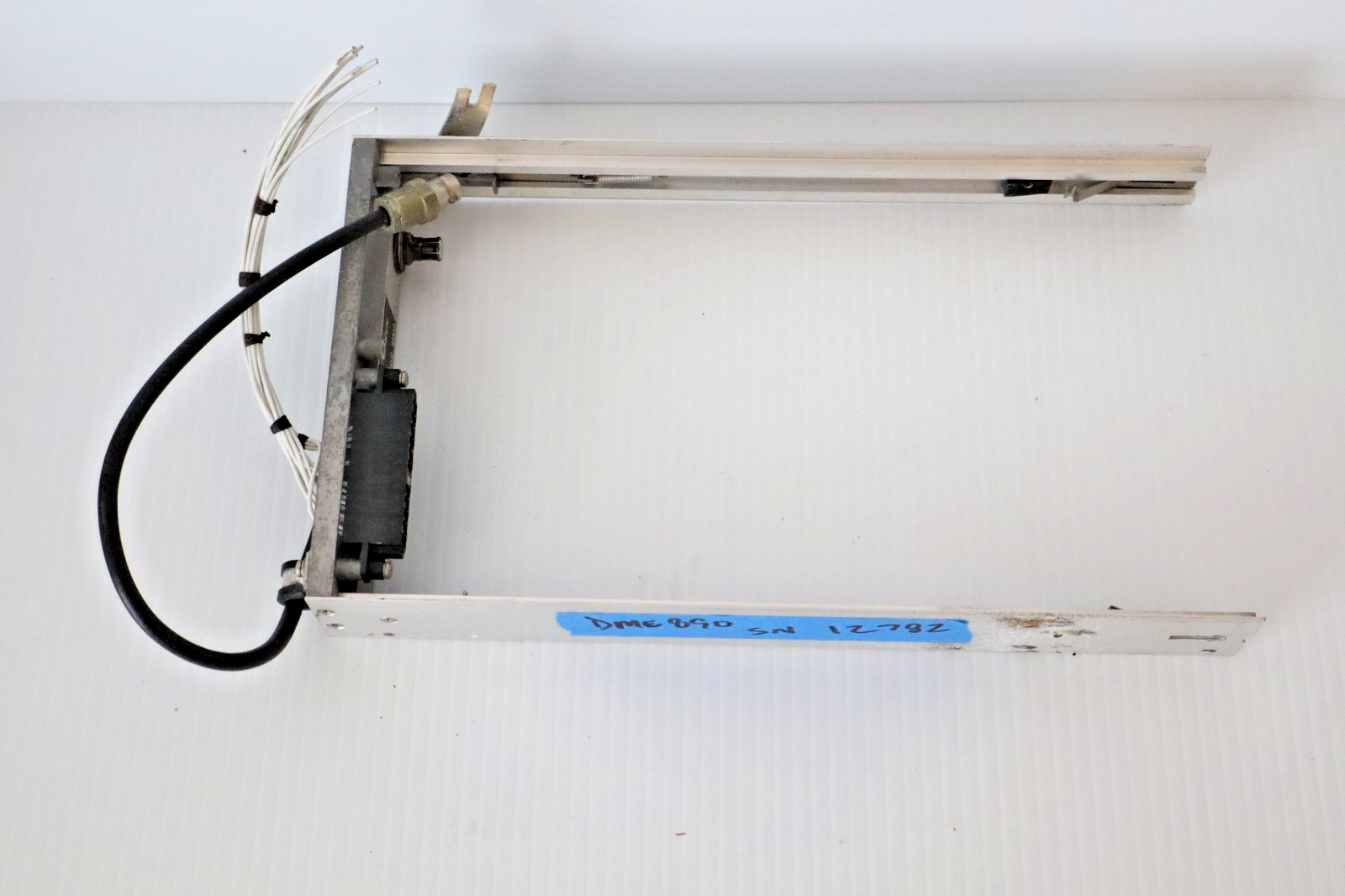 Narco DME 890 Interrogator Mounting Tray & Connector