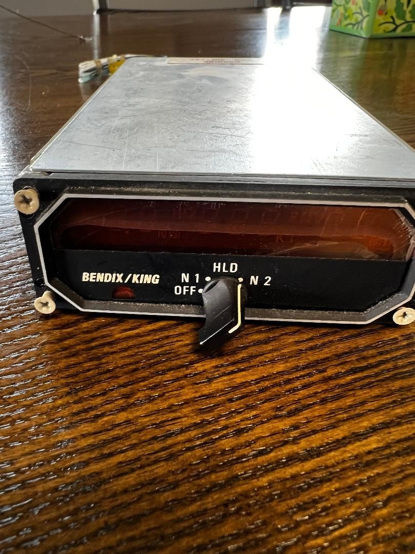BENDIX KING KDI 572 DME INDICATOR W/CONNECTOR AND 30 DAY WARRANTY