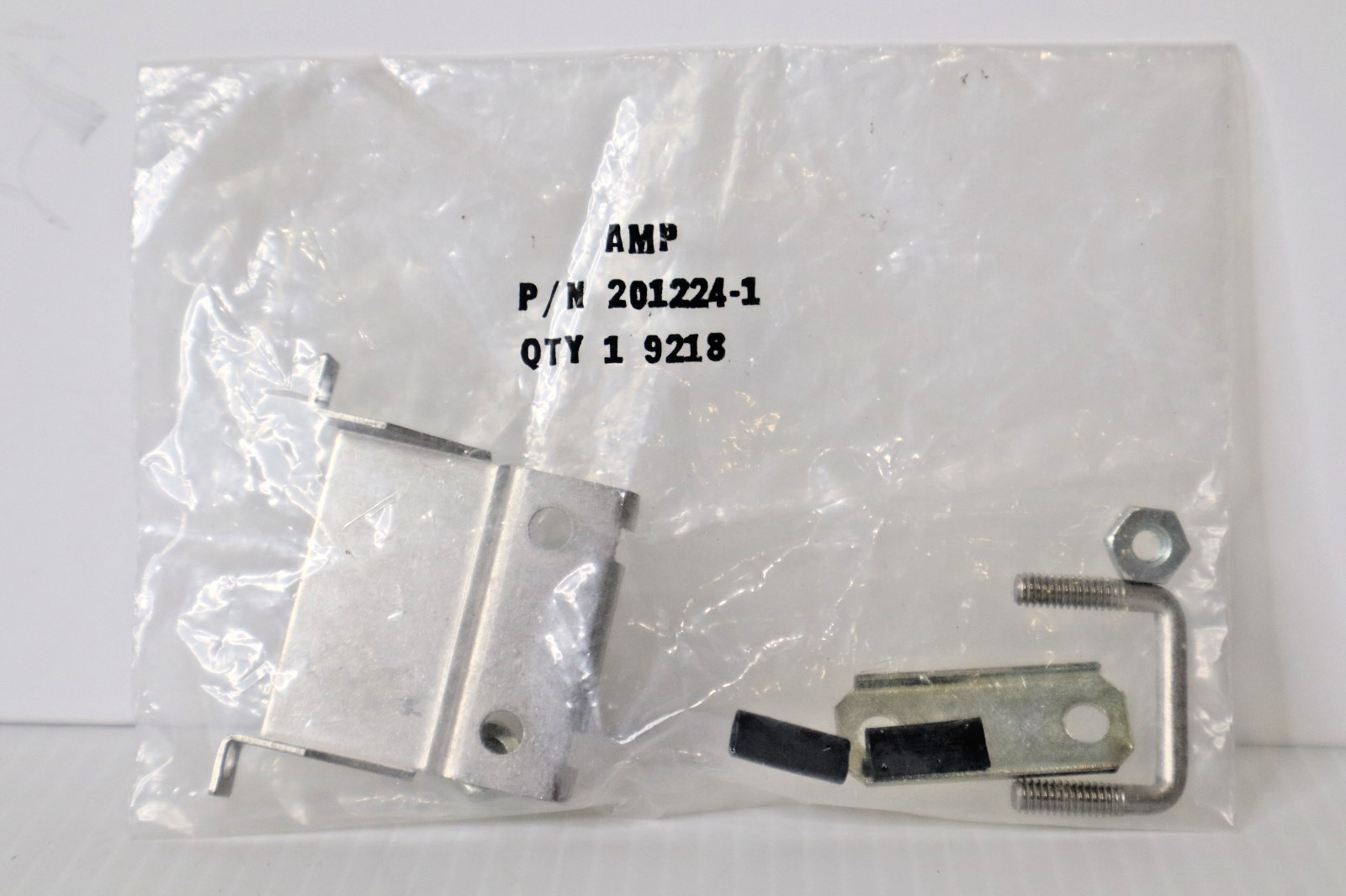 AMP 201224-1 Strain Relief Connector Kit (15 Available)