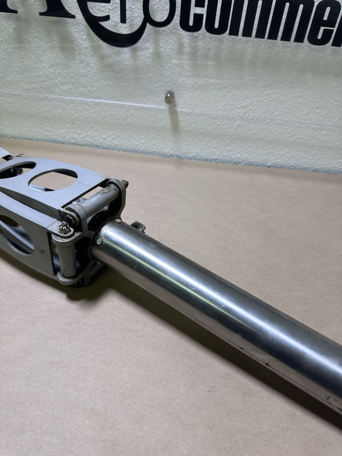 Beechcraft Control Column Assy 96-524017-601 (3938)