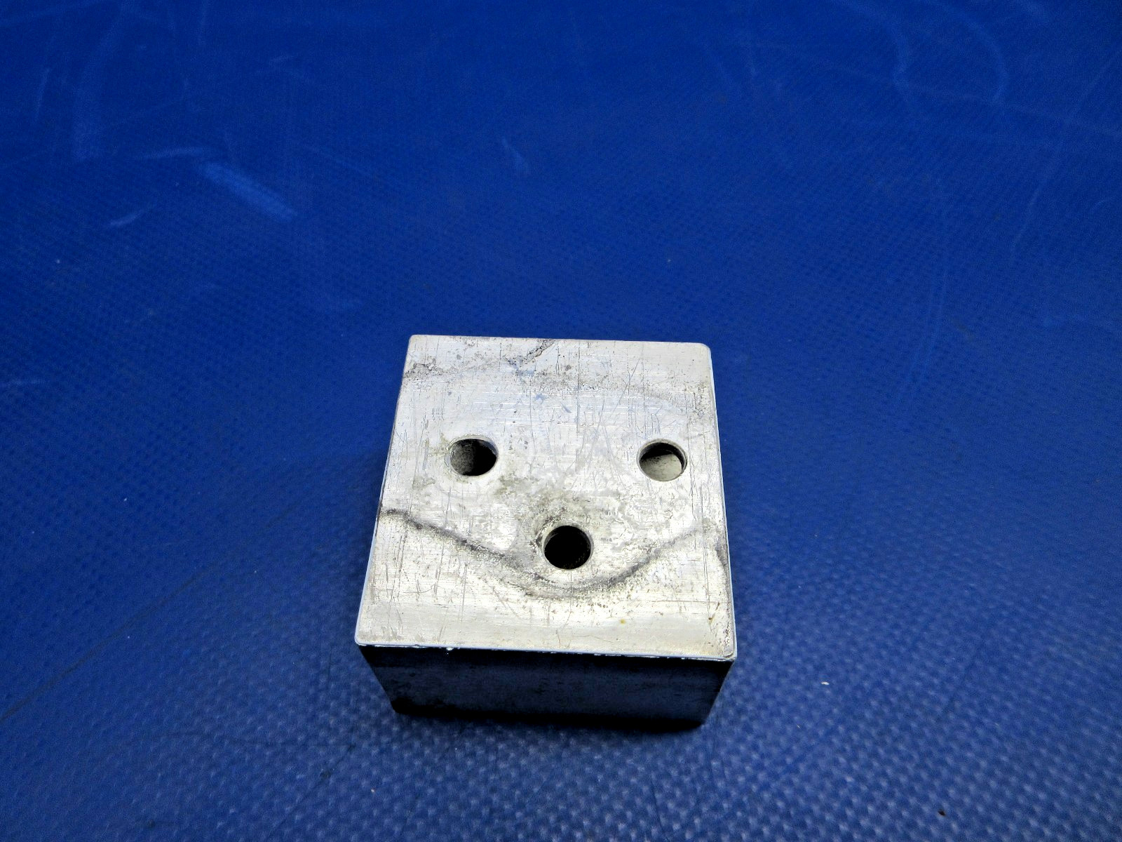 Diamond DA-40 RH Cowl Mount Block P/N D41-7103-12-71 (0726-814)